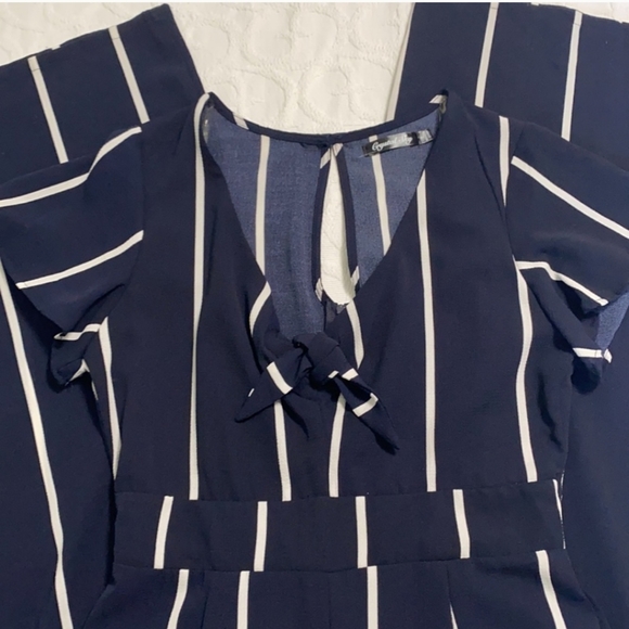 Crystal Bay Jumpsuit Short Sleeve Navy Blue & White Striped Size 7 - Picture 13 of 13